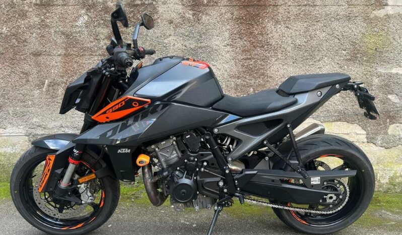 
								KTM 990 Duke full									