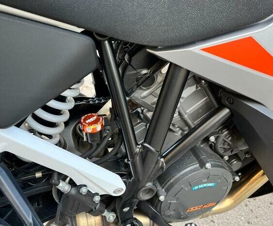 
								KTM 1290 Super Adventure S full									