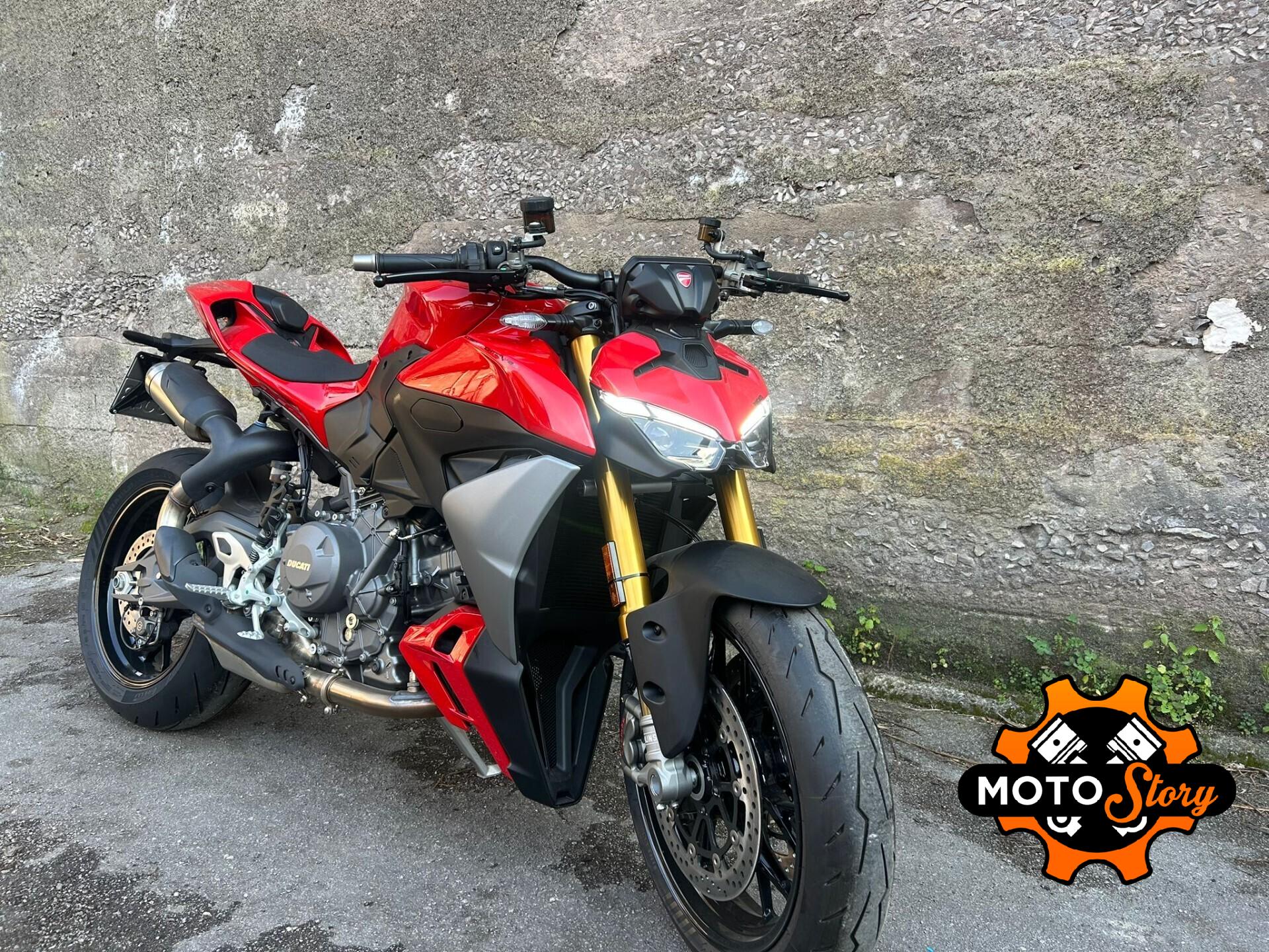 Ducati Streetfighter V2