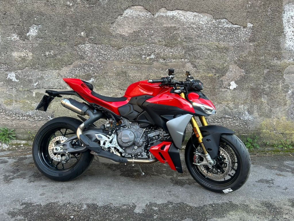 Ducati Streetfighter V2