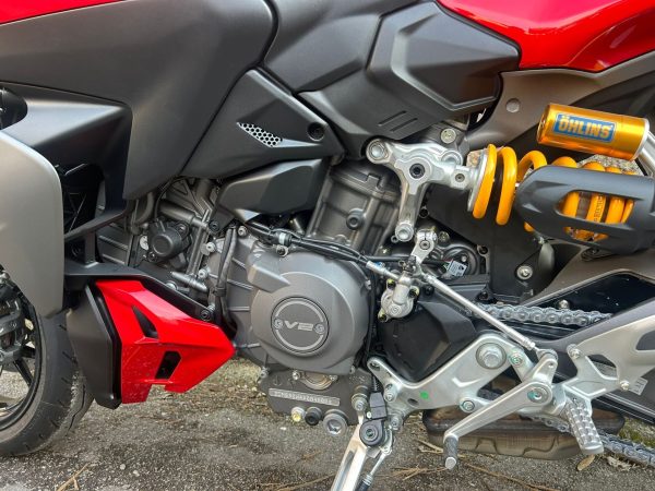 Ducati Streetfighter V2