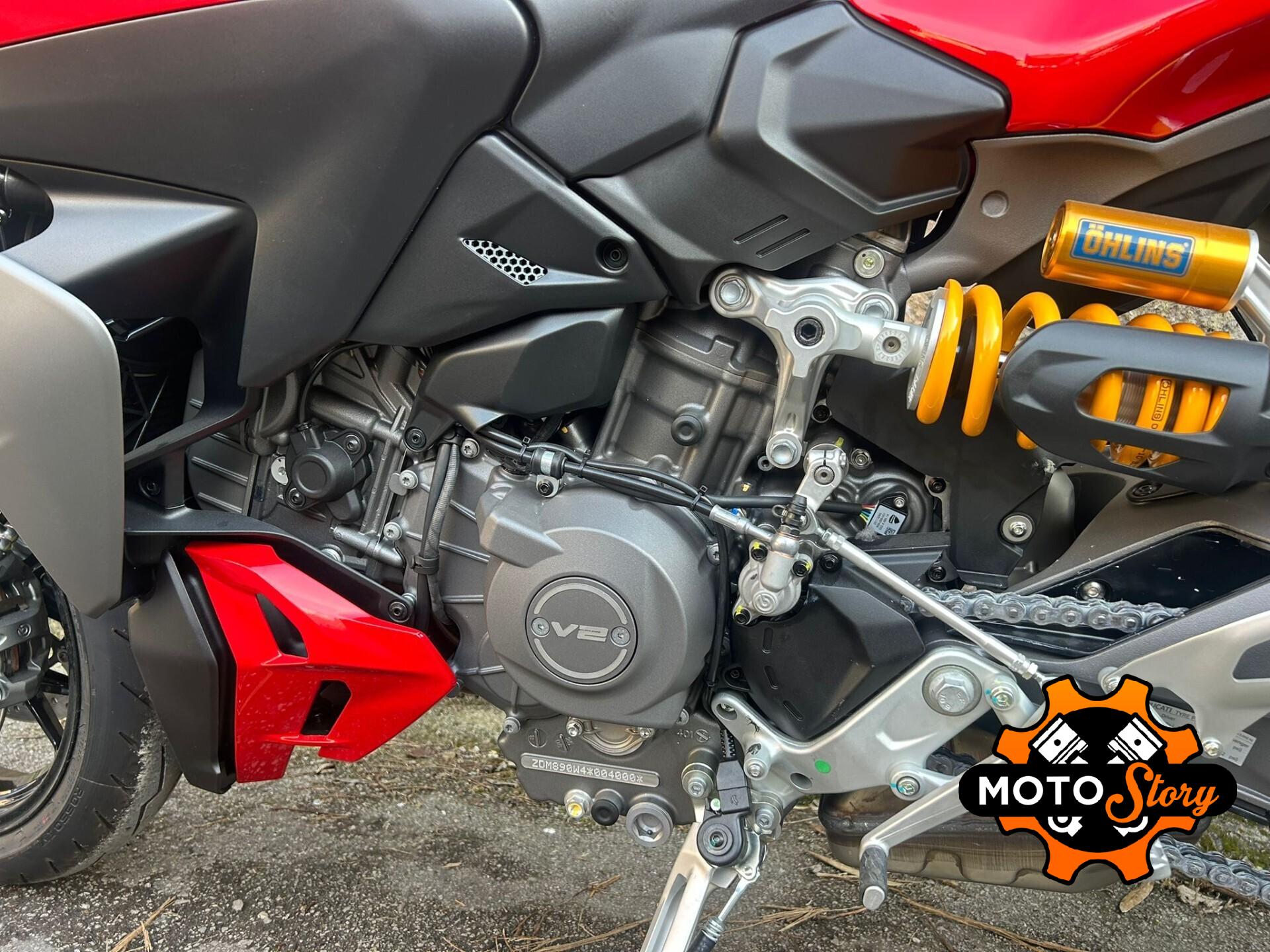 Ducati Streetfighter V2