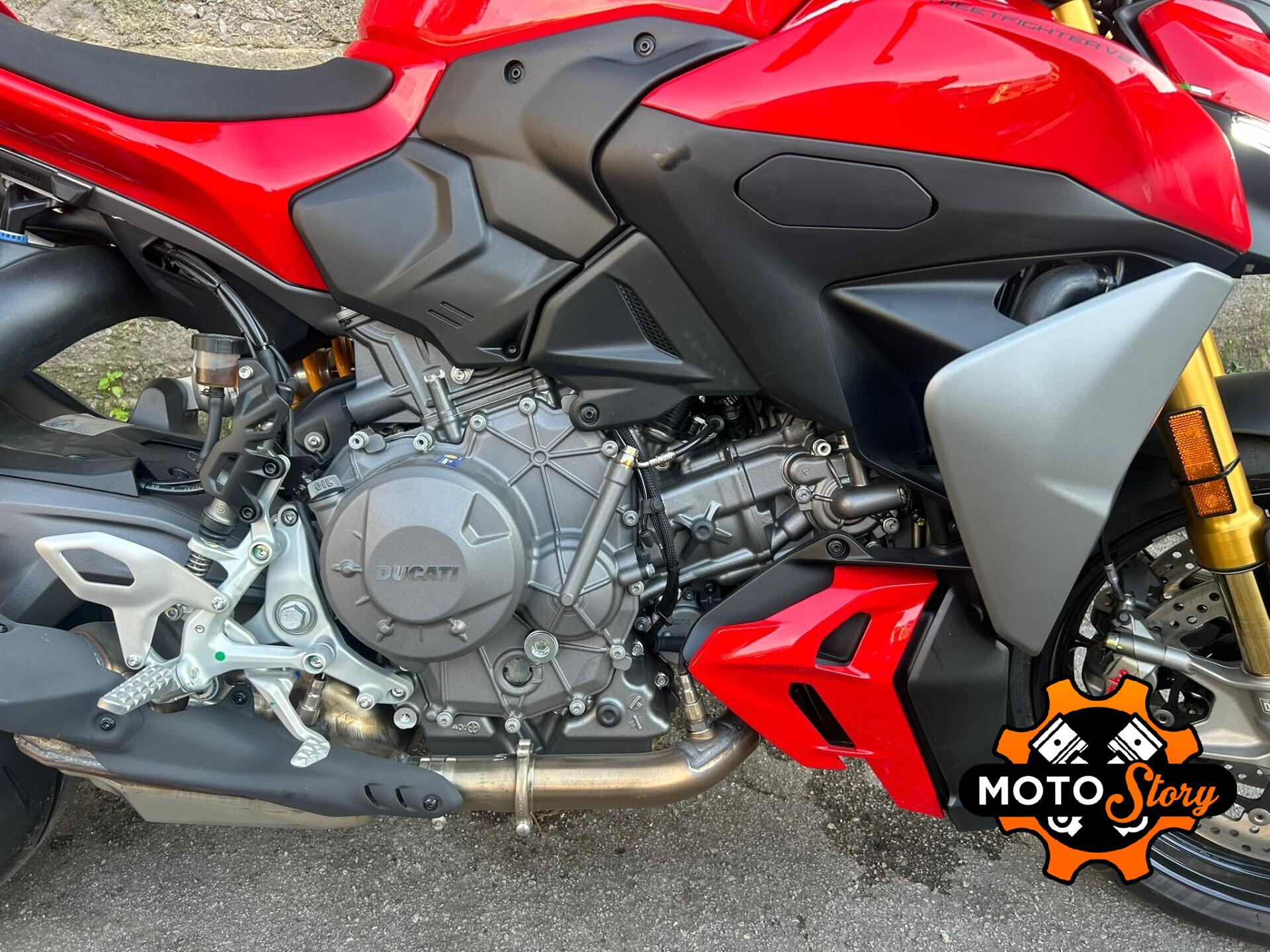 Ducati Streetfighter V2