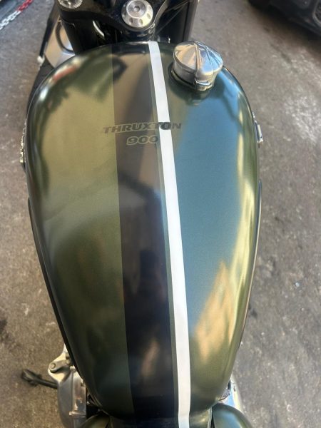 Triumph Thruxton 900