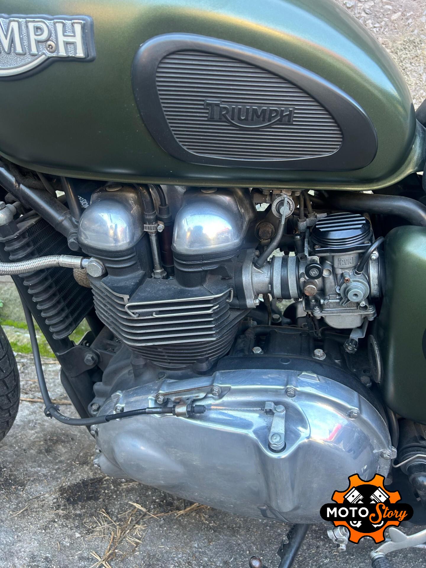 Triumph Thruxton 900