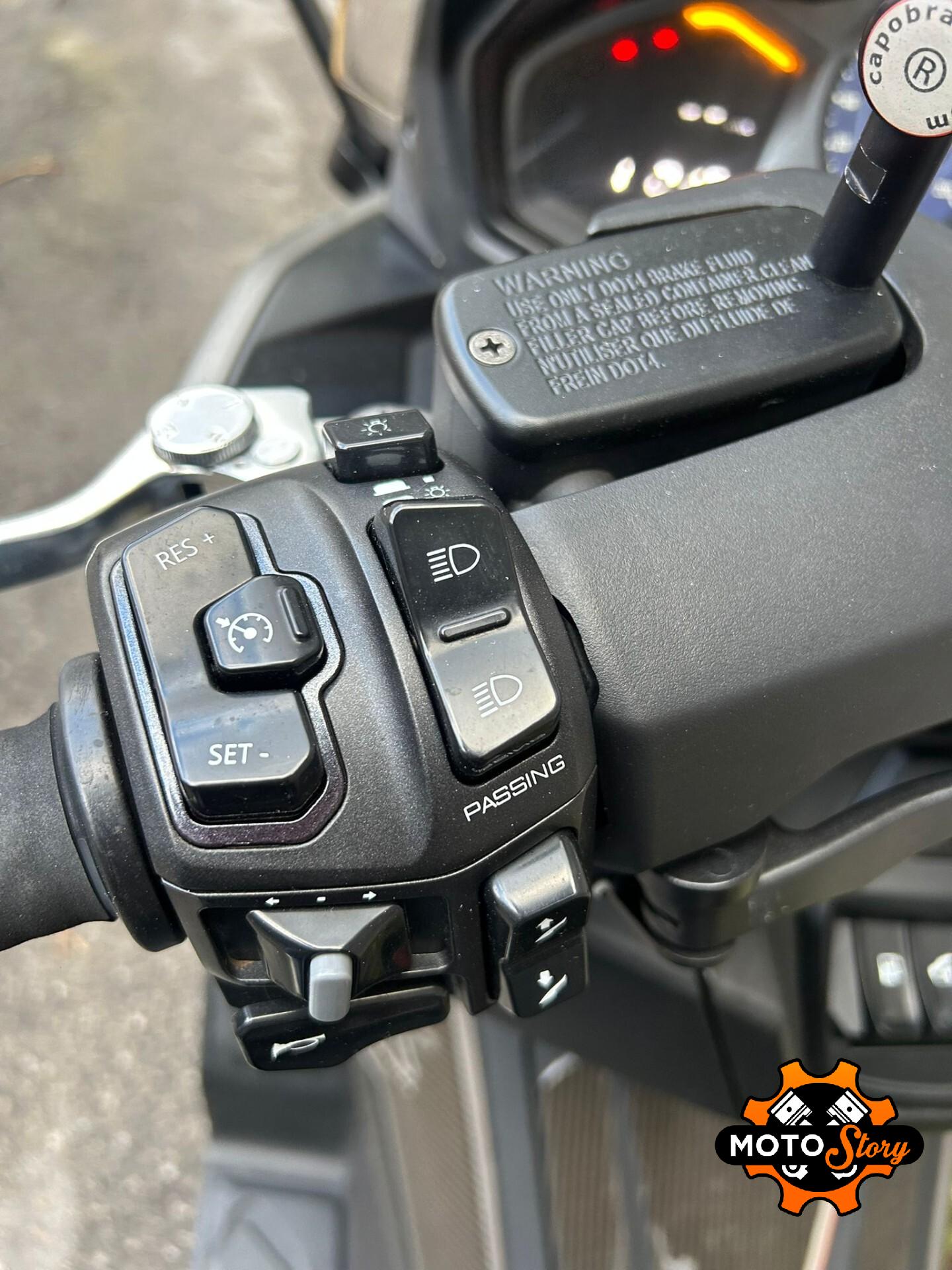 Kymco AK 550