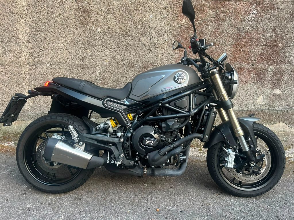 Benelli Leoncino 800