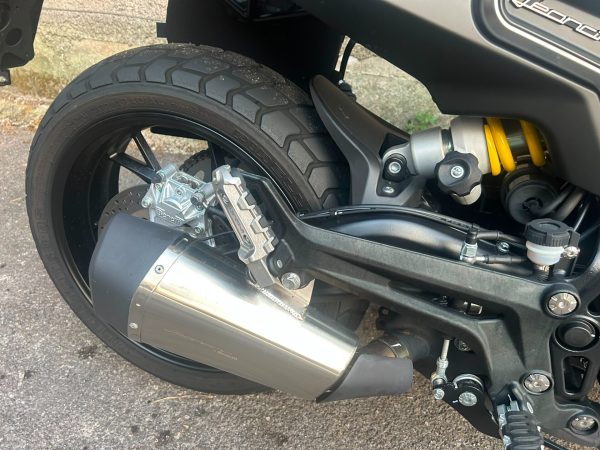 Benelli Leoncino 800