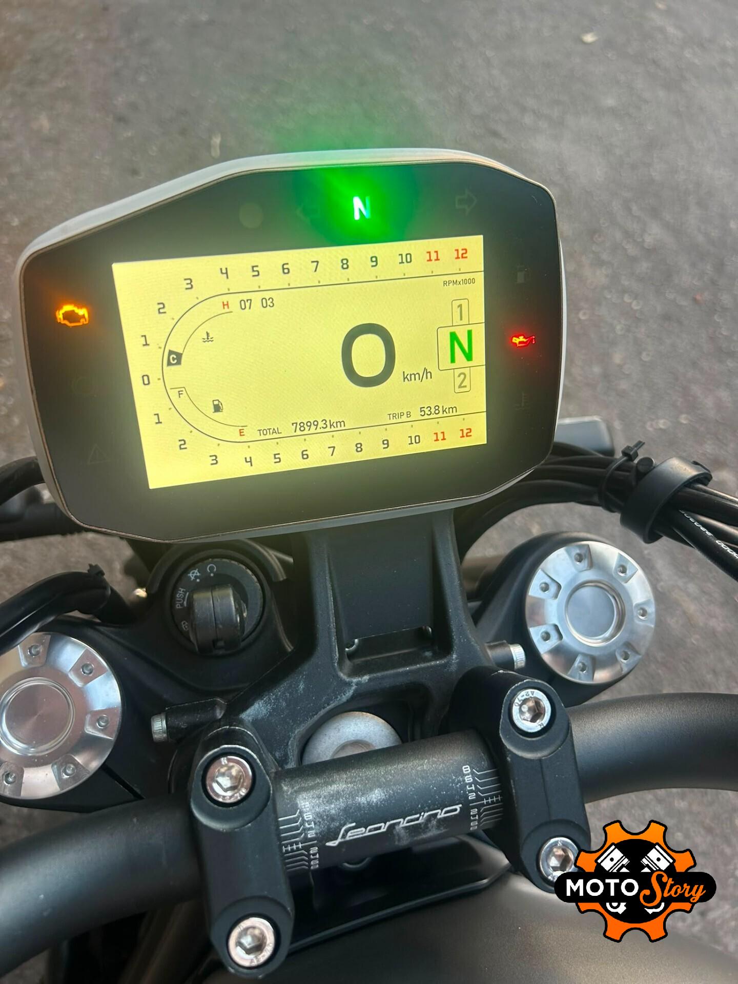 Benelli Leoncino 800