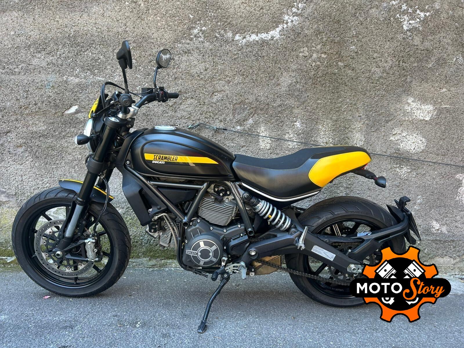 Ducati Scrambler 800 full trottle