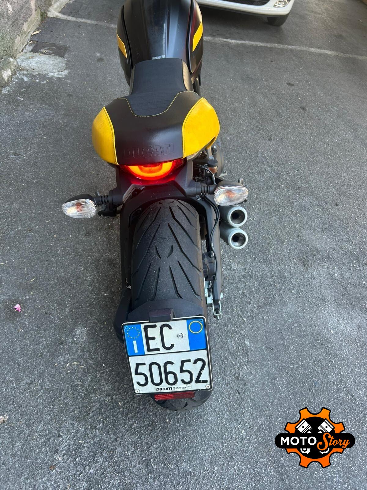 Ducati Scrambler 800 full trottle