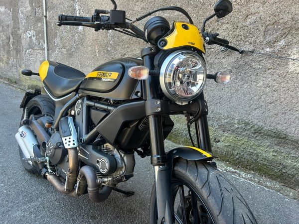Ducati Scrambler 800 full trottle