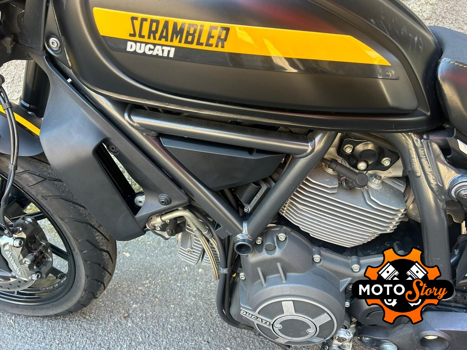 Ducati Scrambler 800 full trottle