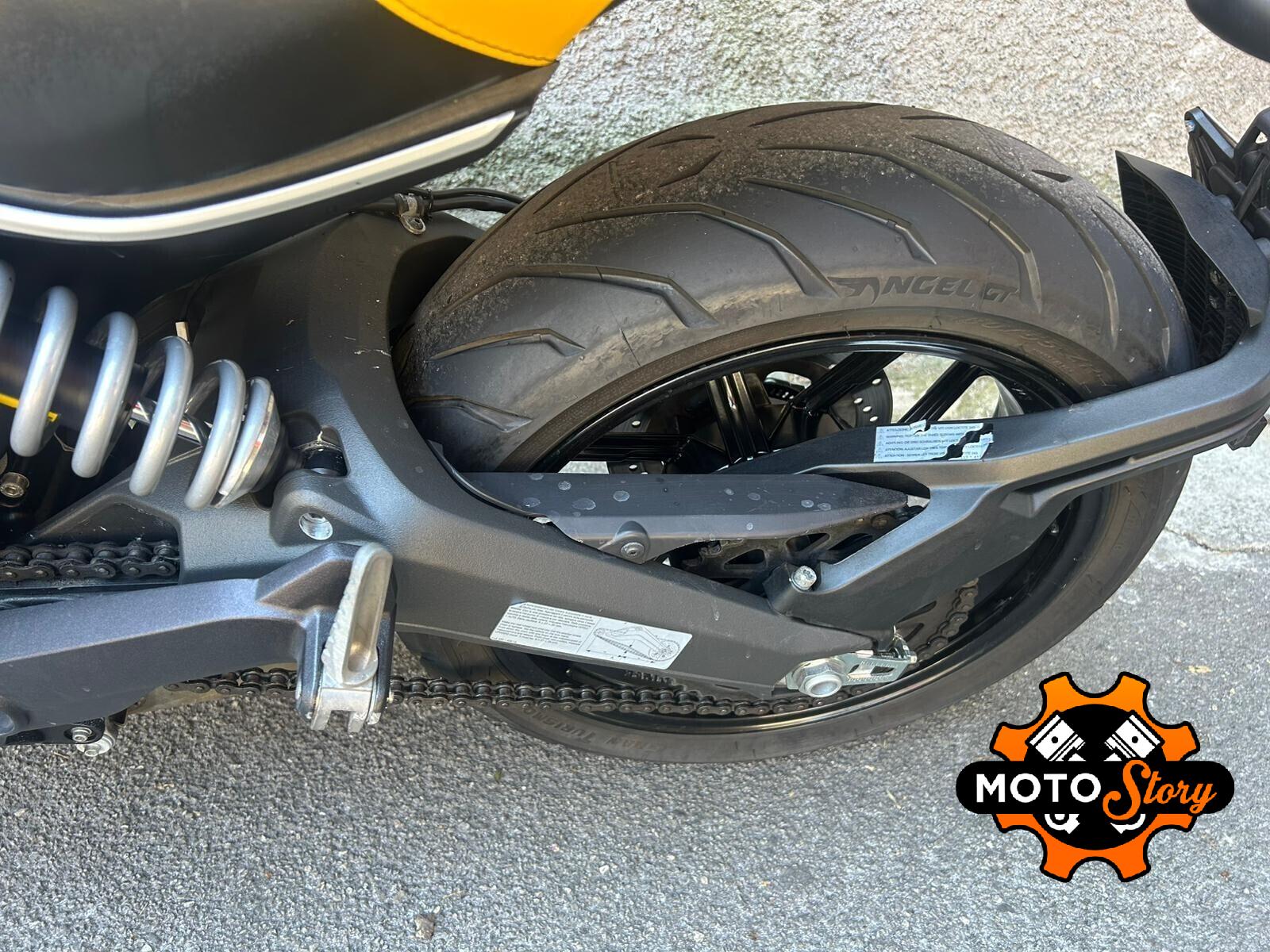 Ducati Scrambler 800 full trottle
