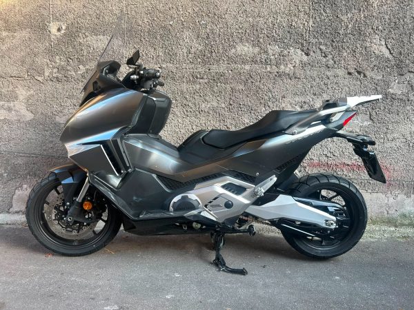 Honda Forza 750