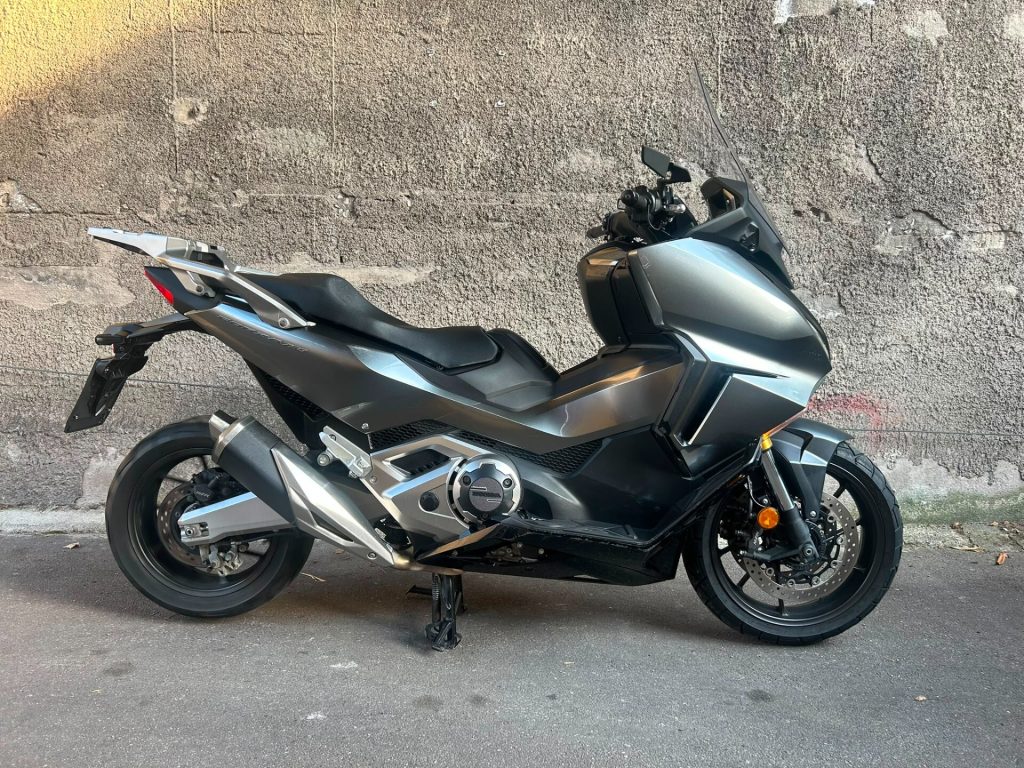 Honda Forza 750
